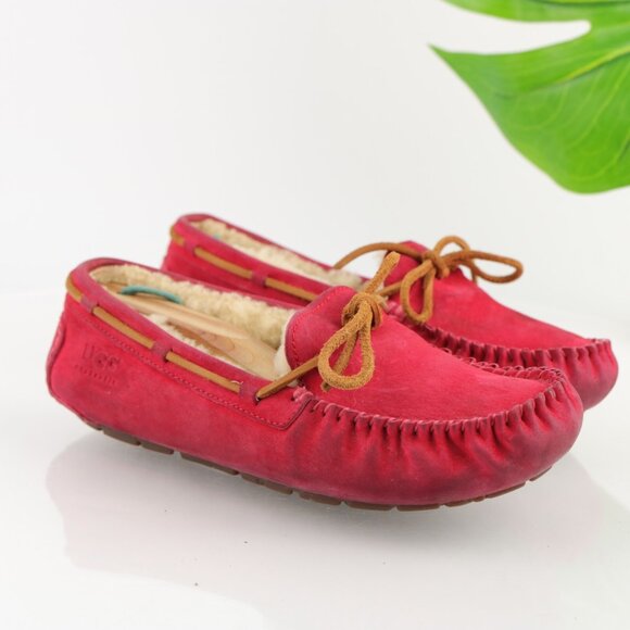 Ugg Womens Dakota Slip On Shoe Size 7 Red Suede Shearling Sherpa Moccasin - Picture 1 of 12
